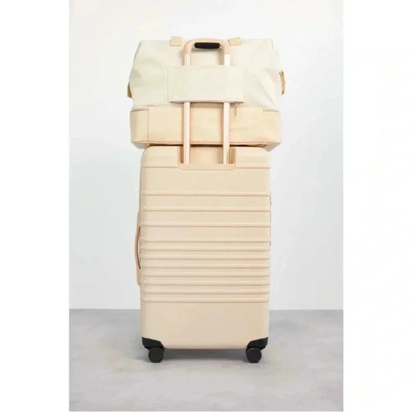 BEIS Elegant Cream and Tan Travel Bag - Picture 3 of 12
